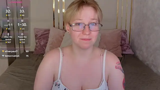 AlexandraGreen online show from May 16, 2026, 12:29 am