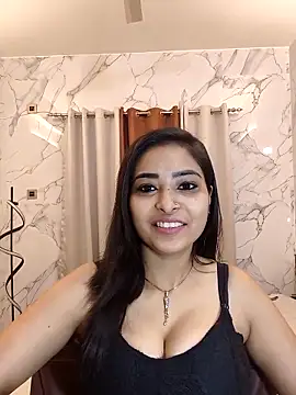 QUEEN-ADITI online show from February 27, 2026, 6:08 pm