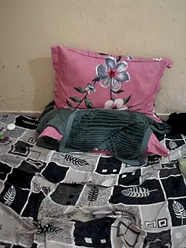 Snapshot of hahaha1319 chatting on October 1, 2025, 4:18 am hahaha1319 online show from October 1, 2025, 4:18 am