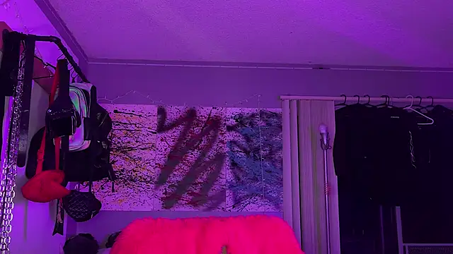 xoFrankie online show from November 14, 2025, 7:07 am