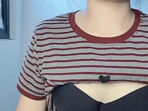 Miumiu028 online show from April 23, 2026, 2:24 am