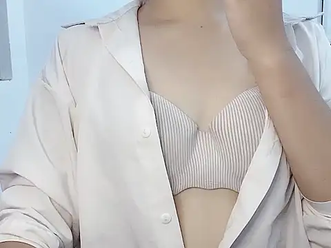 Miumiu028 online show from April 24, 2026, 10:07 am