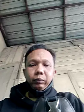 Snapshot of Arya85 chatting on September 24, 2025, 12:03 am Arya85 online show from September 24, 2025, 12:03 am