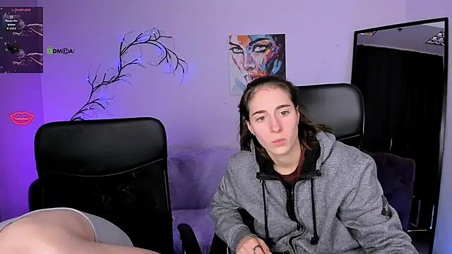 khloebeauty online show from November 9, 2025, 8:18 pm