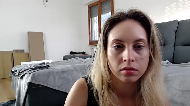 Snapshot of L_Sofia chatting on October 14, 2025, 3:24 pm L Sofia online show from October 14, 2025, 3:24 pm