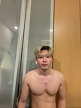 Snapshot of zachlee_69 chatting on June 1, 2026, 6:20 pm zachlee 69 online show from June 1, 2026, 6:20 pm