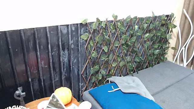 chris hot asian loverboy online show from November 26, 2025, 12:55 am