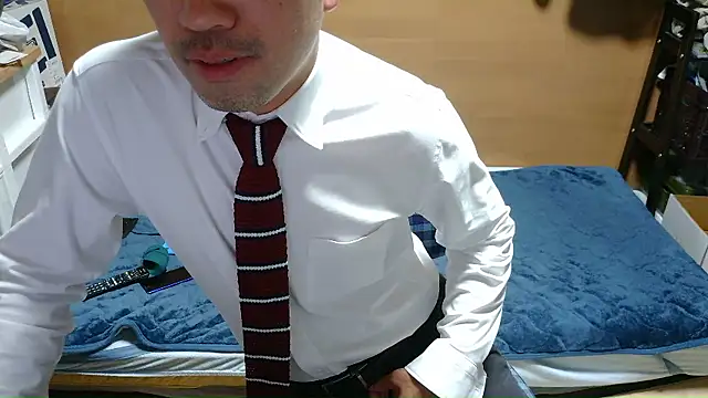 erosuke9 online show from December 16, 2025, 12:32 pm