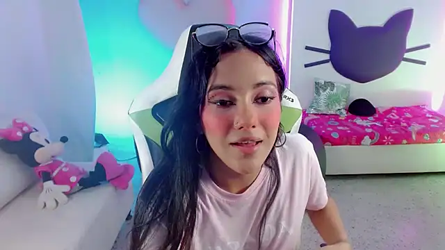 mishel hott online show from September 19, 2025, 9:15 pm