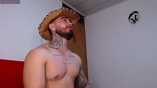 tommyblessd1 online show from November 6, 2025, 7:31 am