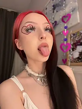 Lina Thornton  online show from February 15, 2026, 7:32 pm