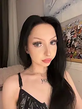 Lina Thornton  online show from May 28, 2026, 9:45 pm