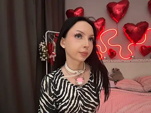 Lina Thornton  online show from July 28, 2026, 8:52 pm