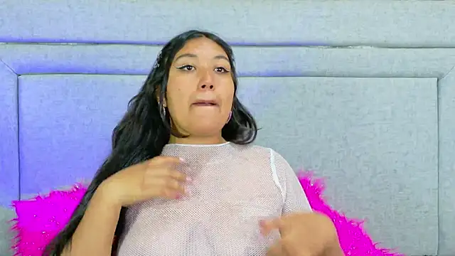 SharaRous online show from November 27, 2025, 12:18 pm