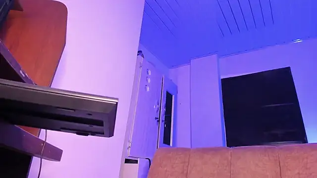 Cj davis  online show from April 10, 2026, 11:20 pm