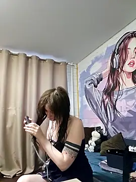 SophiaHarris online show from September 29, 2025, 12:54 pm
