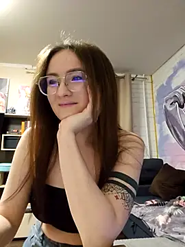 SophiaHarris online show from October 1, 2025, 4:35 pm