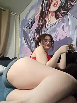 SophiaHarris online show from October 13, 2025, 2:28 pm