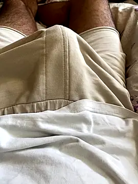 Snapshot of SolomonHej4 chatting on November 8, 2025, 9:09 am SolomonHej4 online show from November 8, 2025, 9:09 am