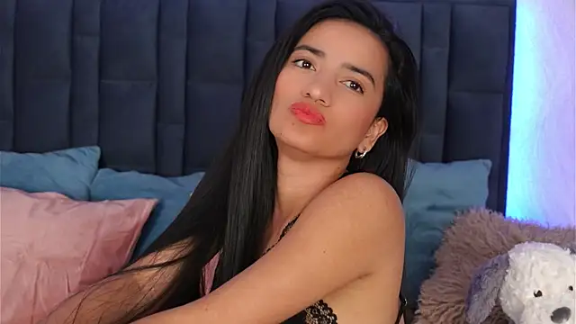 Snapshot of EmilyPrincy chatting on October 6, 2025, 11:40 am EmilyPrincy online show from October 6, 2025, 11:40 am