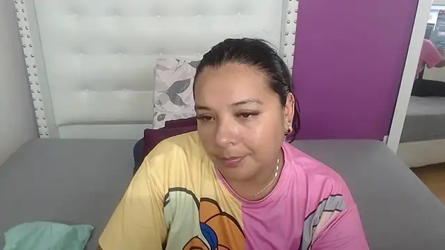 fat naughtyass online show from December 20, 2025, 2:24 pm