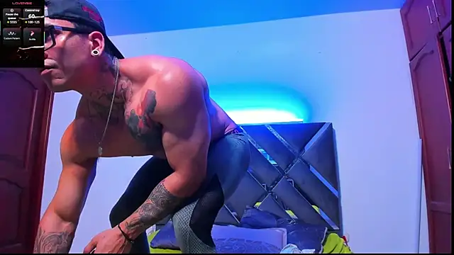 ArnoldSexy  online show from October 24, 2025, 4:14 pm