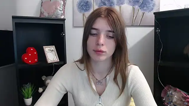 Snapshot of JuiceLips__ chatting on October 27, 2025, 4:00 pm JuiceLips online show from October 27, 2025, 4:00 pm