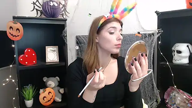 Snapshot of JuiceLips__ chatting on October 31, 2025, 2:29 pm JuiceLips online show from October 31, 2025, 2:29 pm