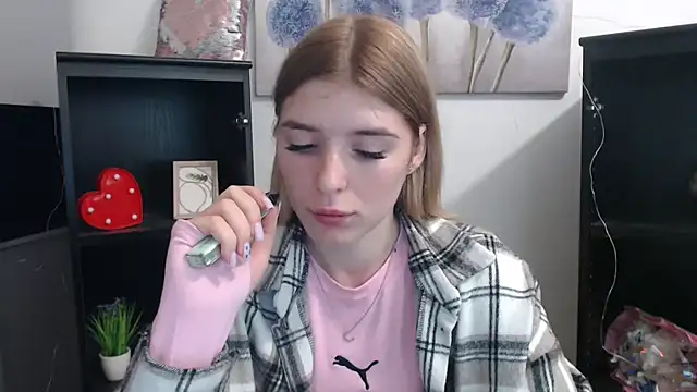 Snapshot of JuiceLips__ chatting on November 25, 2025, 3:01 pm JuiceLips online show from November 25, 2025, 3:01 pm