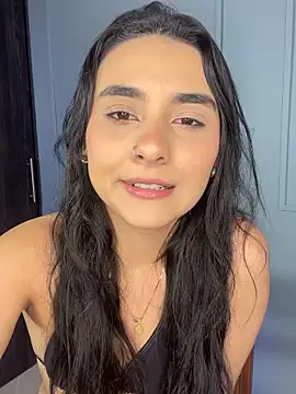 Snapshot of Zafira_Montiel chatting on December 17, 2025, 11:55 pm Zafira Montiel online show from December 17, 2025, 11:55 pm