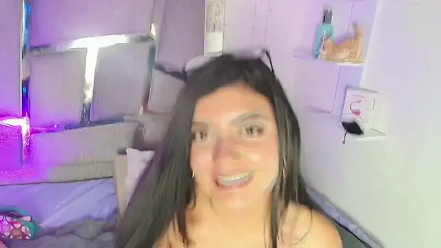 Snapshot of jennifer_Scot chatting on October 25, 2025, 4:46 pm jennifer Scot online show from October 25, 2025, 4:46 pm