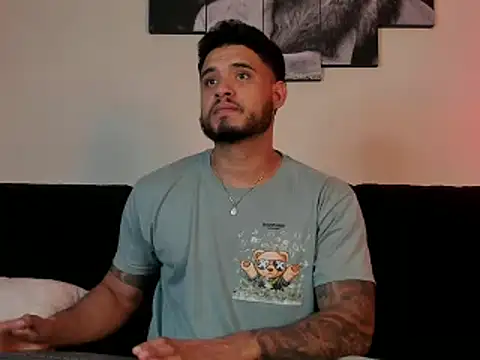Austin torres  online show from September 18, 2025, 2:35 am