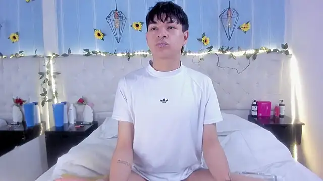 AleAurarashi online show from October 22, 2025, 12:33 am