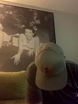 Hothotboyg online show from January 9, 2026, 2:42 pm