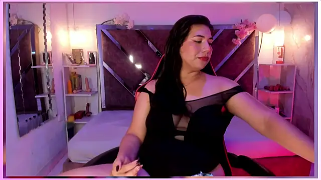 BBWCloe  online show from October 18, 2025, 4:04 am