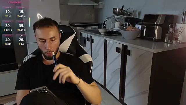 Snapshot of RyanStorm_ chatting on November 7, 2025, 1:55 pm RyanStorm online show from November 7, 2025, 1:55 pm