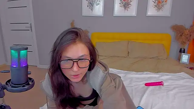 Snapshot of BrandyShy chatting on September 30, 2025, 1:49 pm BrandyShy online show from September 30, 2025, 1:49 pm