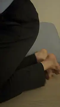 hijin11415 online show from February 15, 2026, 2:47 pm