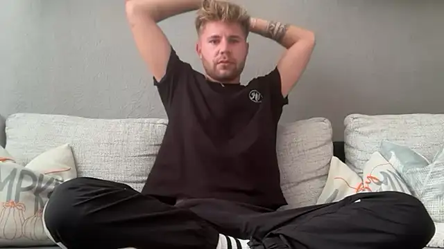 RioBlaze online show from September 20, 2025, 1:01 pm