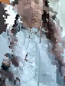 FroggyAnna online show from April 20, 2026, 4:54 pm