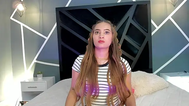 Alana cox  online show from October 16, 2025, 11:17 pm