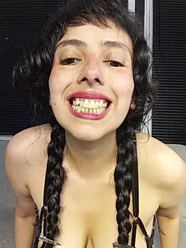 a Malgosia mako online show from January 15, 2026, 11:52 pm