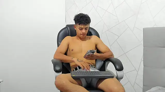 Alex Colton7 online show from October 7, 2025, 1:58 am