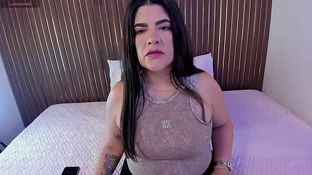 Roxie-NS online show from November 26, 2025, 12:06 pm