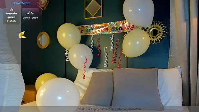 Snapshot of angie_leonn chatting on March 7, 2026, 12:35 pm angie leonn online show from March 7, 2026, 12:35 pm