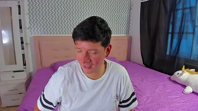 Snapshot of ZoeandEthan chatting on January 17, 2026, 8:56 pm ZoeandEthan online show from January 17, 2026, 8:56 pm