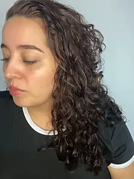 LoanaSantos online show from November 11, 2025, 11:49 pm