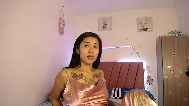 Liahdiaz  online show from April 17, 2026, 4:10 pm