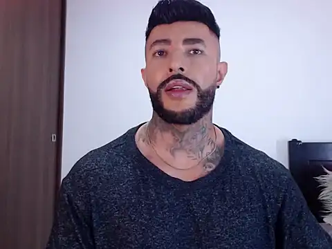 andrea de lucaa online show from October 18, 2025, 4:26 am