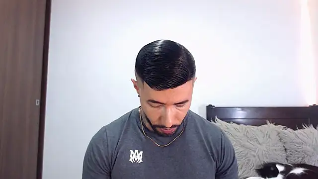 andrea de lucaa online show from February 2, 2026, 3:05 am